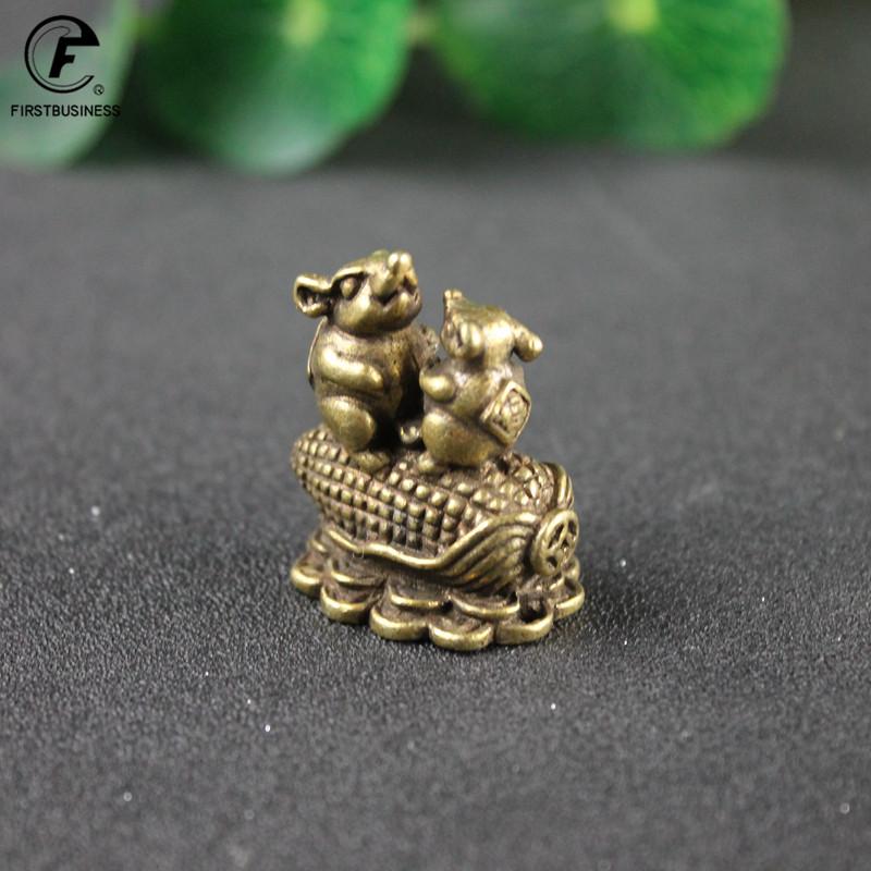 Vintage Copper 2021 New Design Corn Rat Kiss Love Figure Small Ornaments Brass Corn Mouse Heart Desk Decoration Keychain Pendant