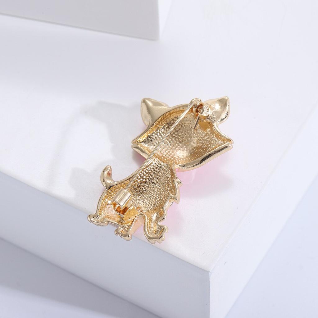 Blucome Милые броши с сидящим котом для женщин, белые, розовые животные, домашние животные, вечерние повседневные булавки, ювелирные изделия, модные подарки