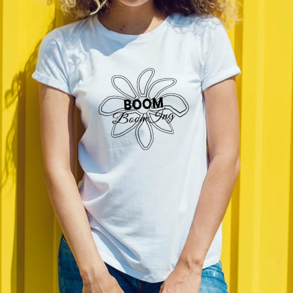 Женская хлопковая футболка с коротким рукавом на летнюю тематику BOOM Bloom с крупным цветочным принтом для повседневных прогулок Молодые женщины со смелым стилем
