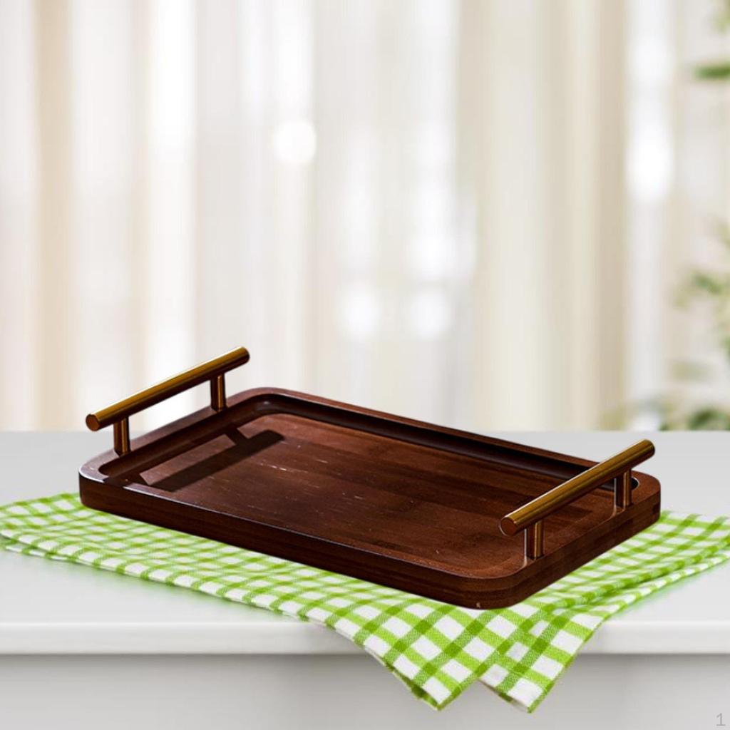 Прямоугольный деревянный поднос для подачи чая и закусок дома