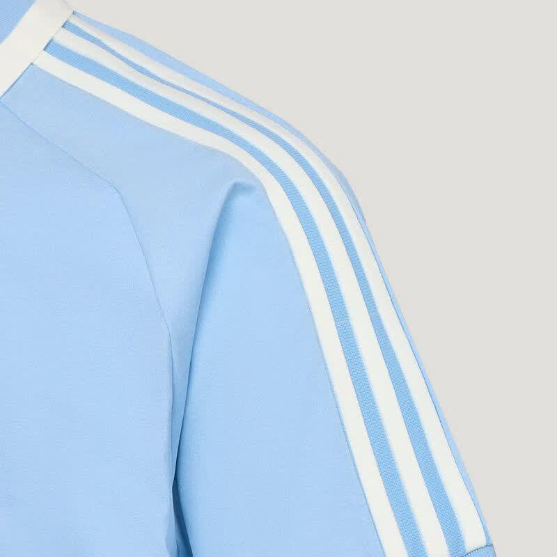 adidas Унисекс поло с принтом в виде футбольного мяча и тремя полосками