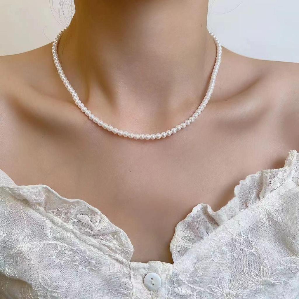 Elegant Magnetic Pearl Clavicle Necklace – High-End Versatile Sweater Chain for Women