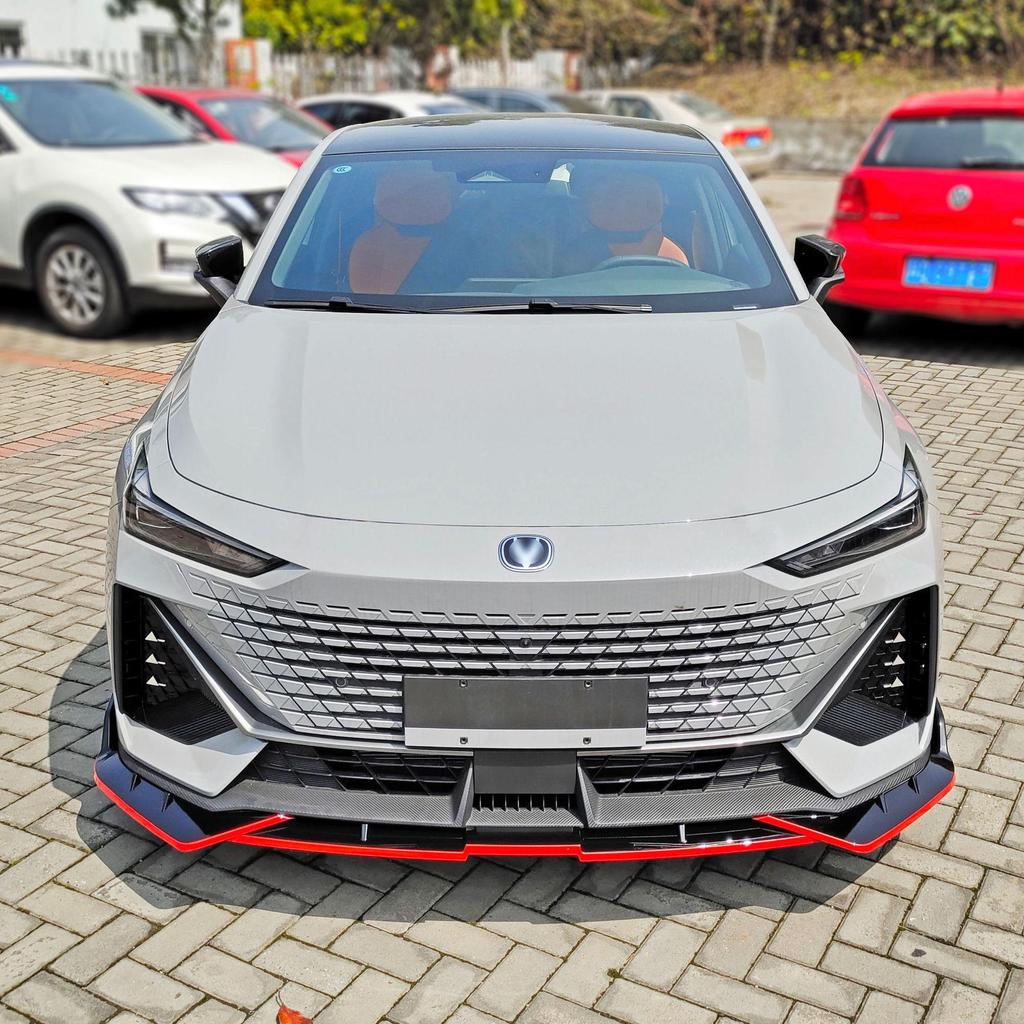 Комплект переднего сплиттера и заднего спойлера для Changan UNI-V 2022: Неразрушающая установка с защитой бампера