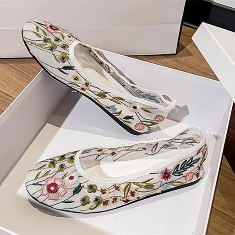 Fashion 2025 Embroidery Flower Design Loafers Women Fashion Light Breathable Mesh Mules Flat Shoes Shallow Mouth Non Slip Ballet Shoes