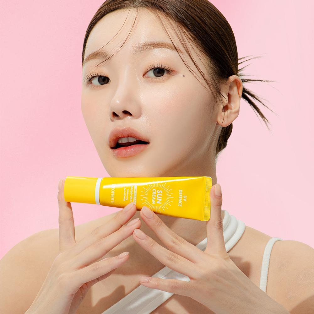 UV Defense Sun Cream SPF50+ PA+++ 50g Special Edition