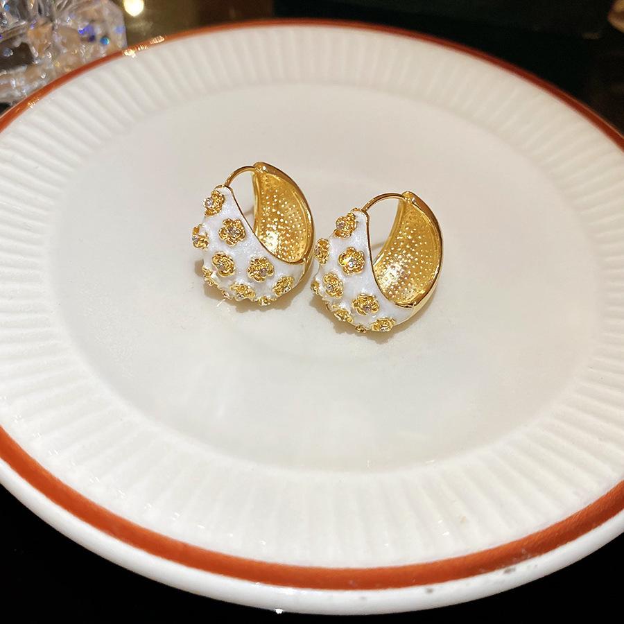 Циркониевые серьги-каффы с перламутром в виде солнечных лучей: Элегантные, Универсальные Серьги для Женщин.