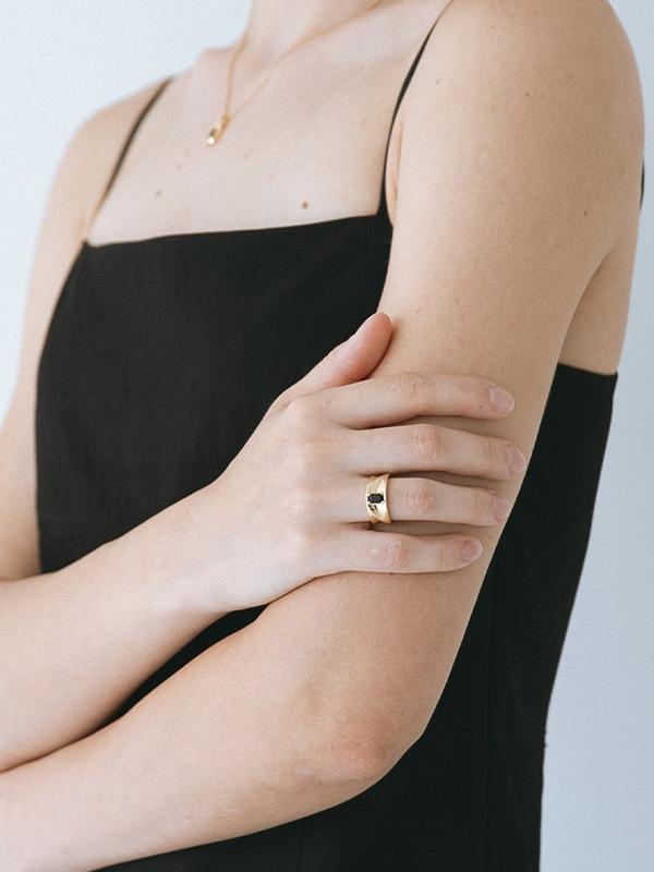 Flit Sand Dune Stone Ring (Onyx) - Gold