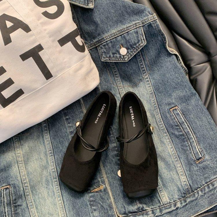 Туфли Мэри Джейн женские весна 2025 года новые французские ретро однословные пряжки с плоским дном квадратная головка неглубокий носок одинарные женские туфли