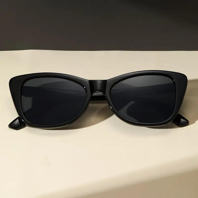 1Pc Classic Fashionable Black Glasses Cat Eye Frame Glasses Suitable for Parties, Street Photography