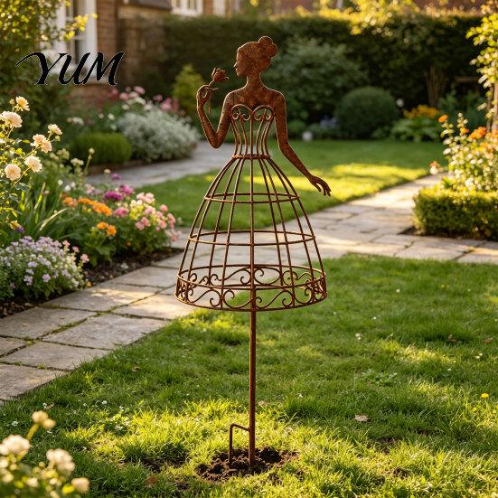 Floral Vine Support Frame Vintage Lady Garden Trellis Stake, Rustic Art Decor for Yard, Elegant Woman Silhouette Romantic Plant Stand Climbing Flowers