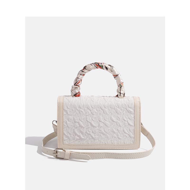 Сумка Маленькая квадратная сумка Соответствующая текстура Нишевая дизайнерская сумка Одно плечо Сумка через плечо Модная женская сумка