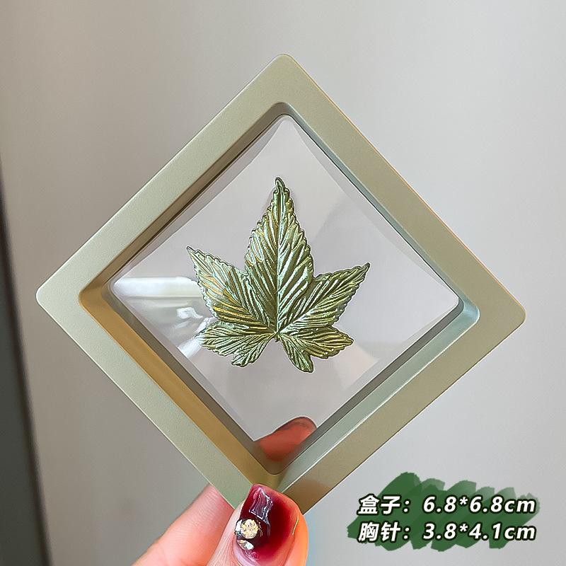 Green Plant Flower Brooch Pearl Anti-Light Pin Accessories High-End Women'S Small Fresh Suit Corsage Decoration