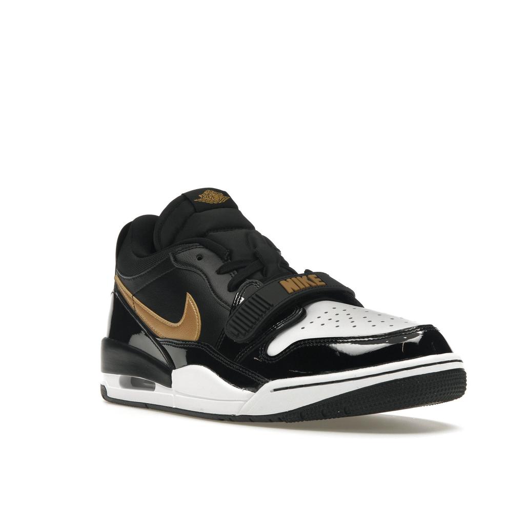 Кроссовки мужские Air Jordan Legacy 312 Low Черный Металлический Золотой Белый CD7069-071
