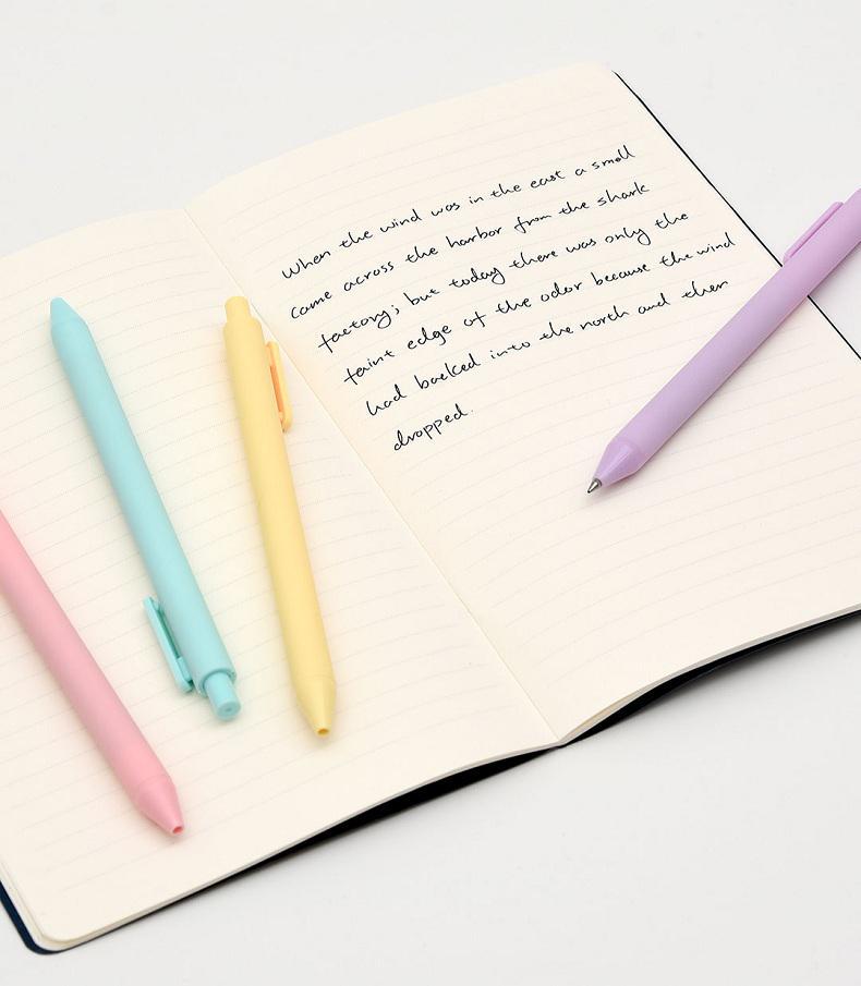 Набор из 5 гелиевых ручек. Подарок