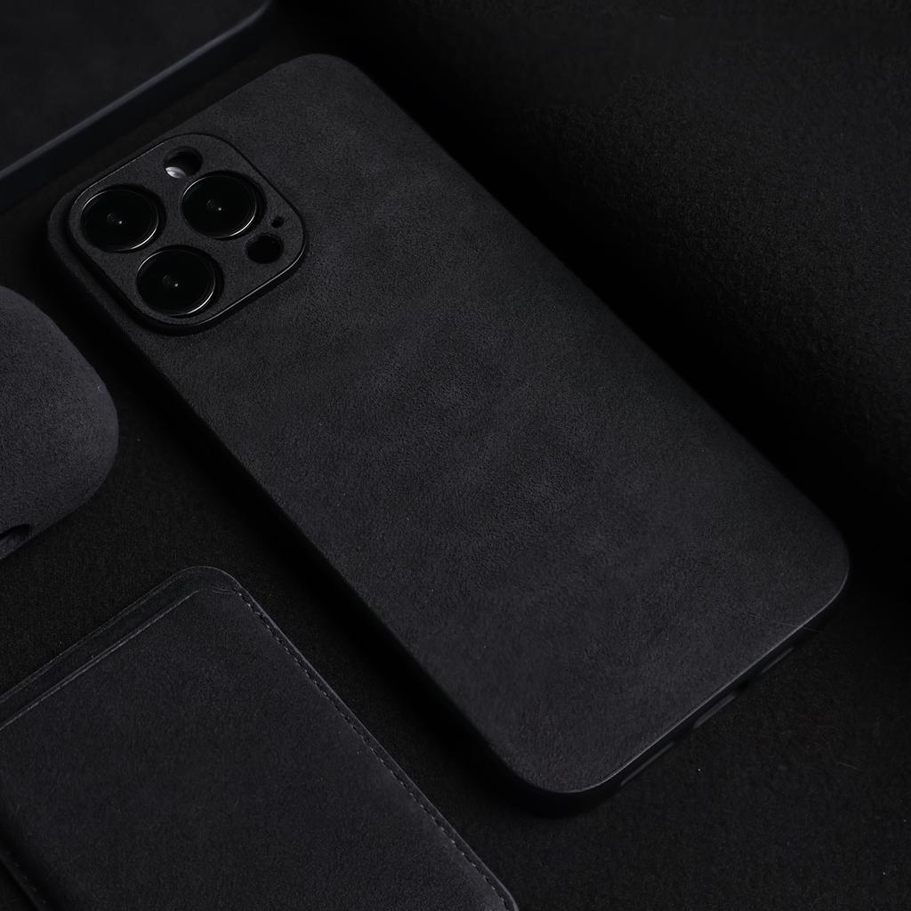 Чехол из АЛЬКАНТАРЫ для 17 Pro Max 16 15 14 13 Роскошная Искусственная Кожа Замша Суперкара Чехлы для Телефона Обложка