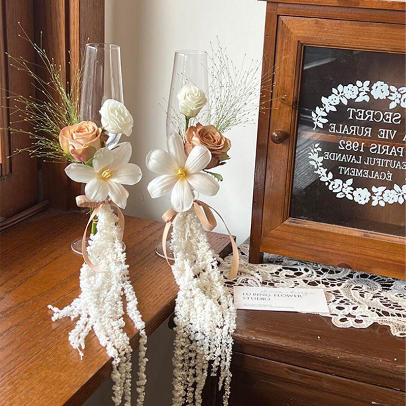 Пара Бокалов для Свадебного Тоста с Бессмертным Цветком - Идеальный Подарок на Помолвку или Свадьбу Своими Руками