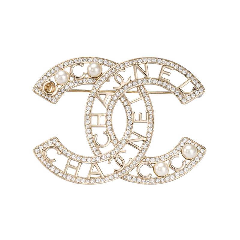 Chanel Брошь CC с двойным C логотипом, полая, с жемчужными буквами, заполненная металлом, унисекс, одинаковый стиль, для пары, золотая
