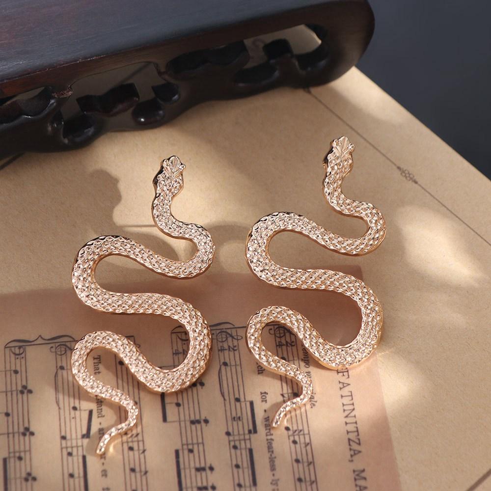 Sexy Snake Shaped Earrings Avant-garde Metal Earrings Vintage Animal Snake Stud Earrings Gifts