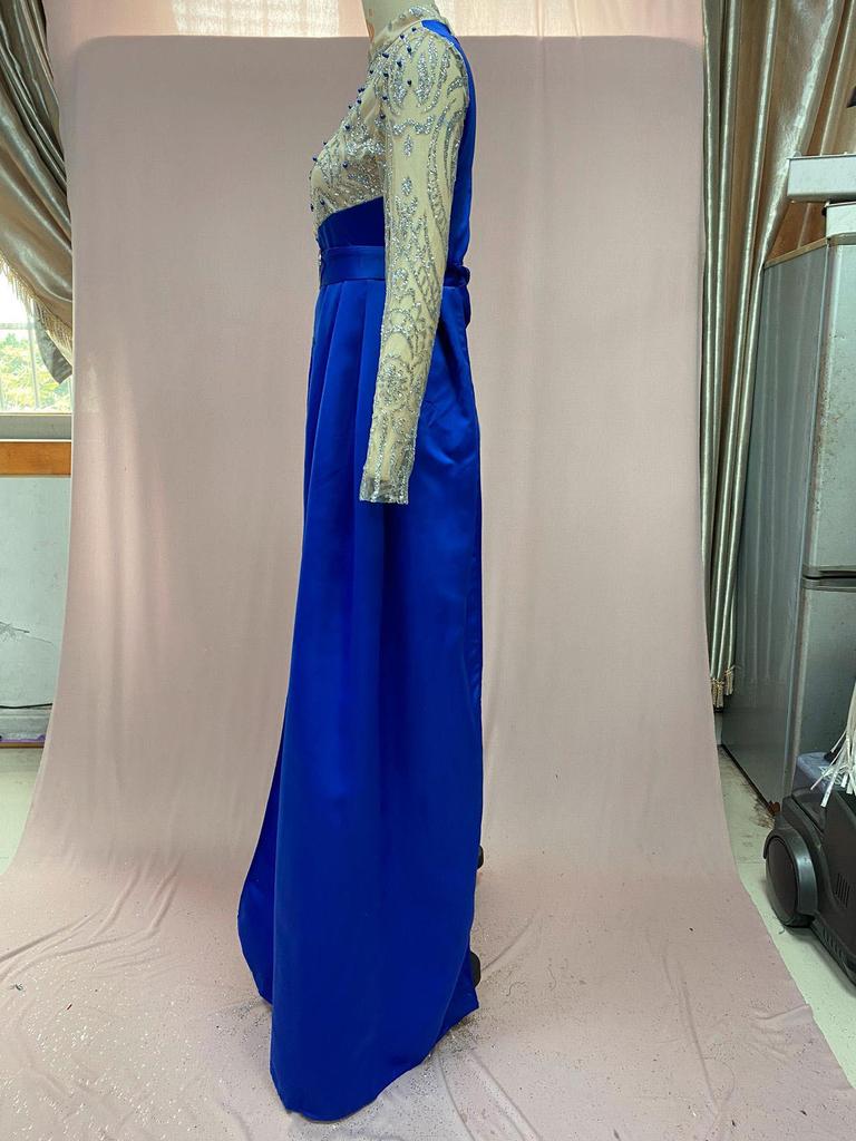 Женское вечернее платье 2025 года в синих и золотых тонах с круглым вырезом