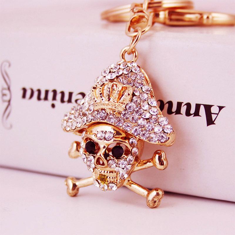 Креативный хрустальный брелок-подвеска в виде пиратского черепа - мужской аксессуар и подарок