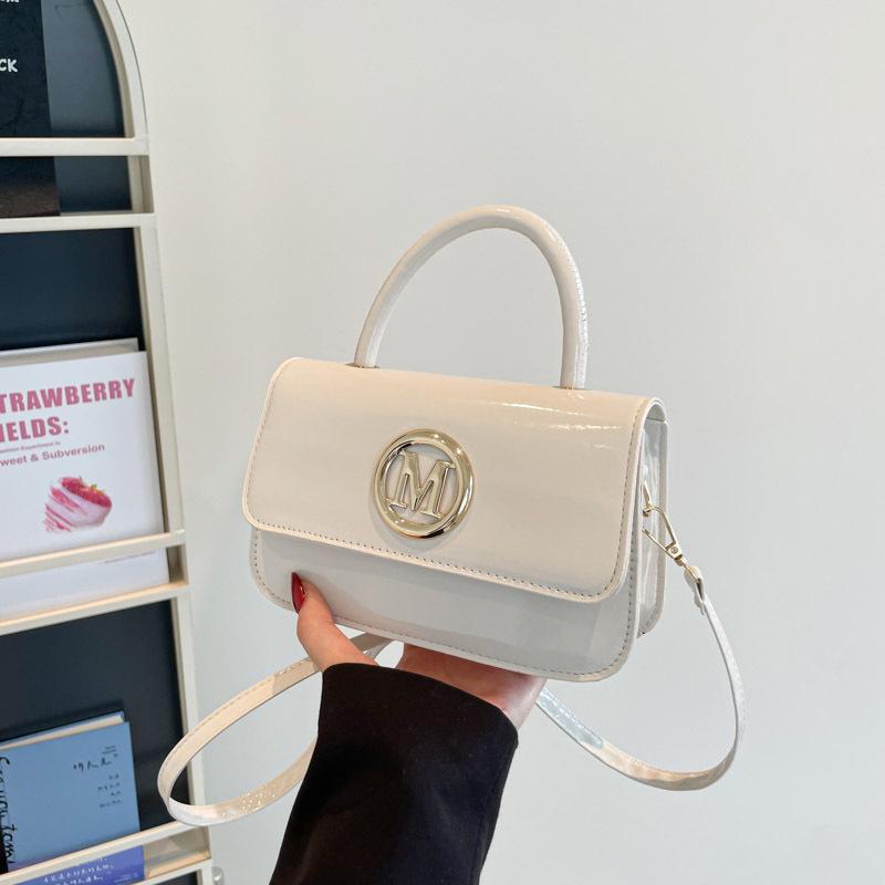 This Year Popular Small Bag Women's Autumn 2025 New Fashion Retro Messenger Bag Internet Celebrity Handbag Female Internet Celebrity Versatile