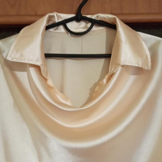 Простая и элегантная женская рубашка с принтом и воротником-качели