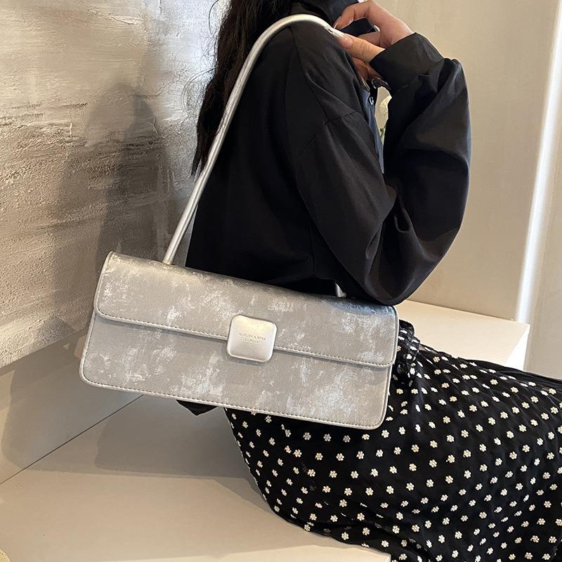 2024 весна/лето, новая модная сумка в стиле ретро, ​​французская маленькая и популярная индивидуальная и атмосферная ручная женская сумка на одно плечо под мышками