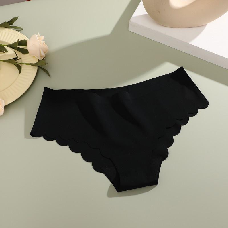 Бесшовные трусики для женщин, модное нижнее белье с волнистыми краями, дышащее белье из ледяного шелка со средней талией