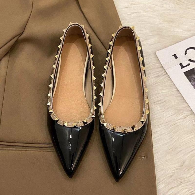 Женские туфли в британско-американском стиле для повседневного показа мод с заклепками из лакированной кожи в стиле пэчворк и матовыми балетками с принтом 45