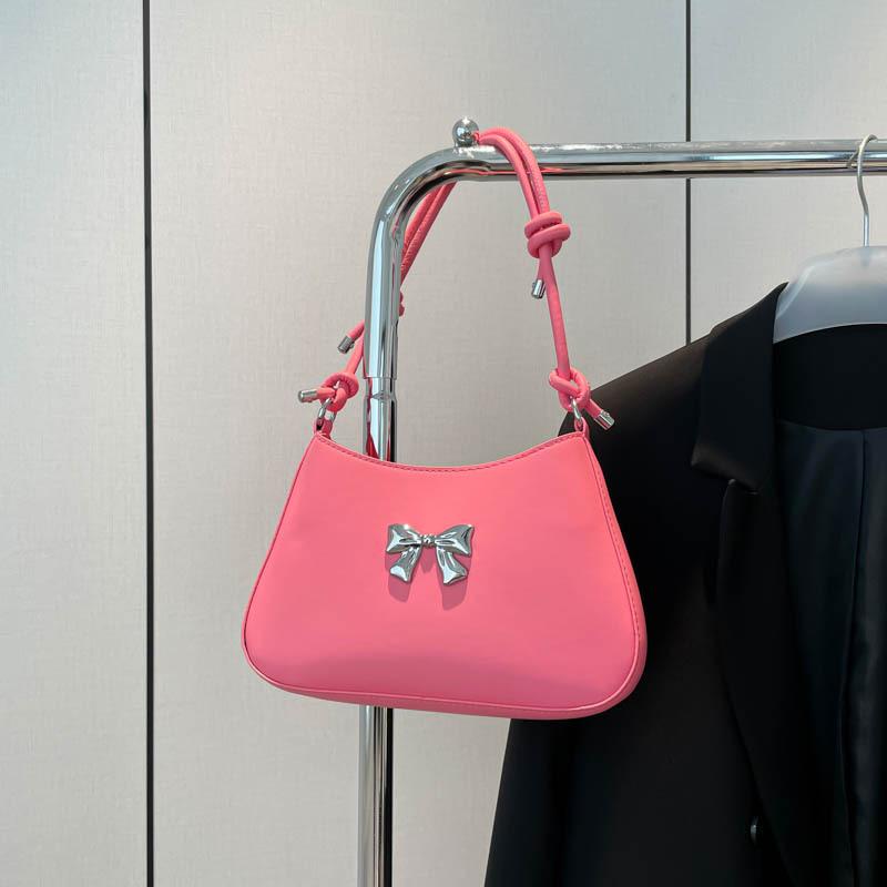 Осень новая нишевая сумка через плечо милая и свежая сумка подмышку с бантом для通勤, темпераментная ручная сумка