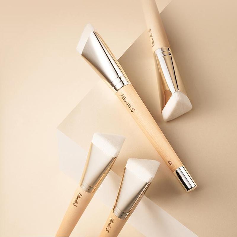 FILLIMILLI Кисть для нанесения тонального крема S Smooth Skin Filter 827