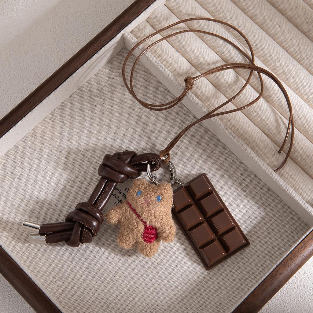 Осень и Зима Мультяшная Плюшевая Милая Кукла Шоколадное Ожерелье, Легкая Роскошь Высокое Чувство Мода Личность Характер Свитер Цепь