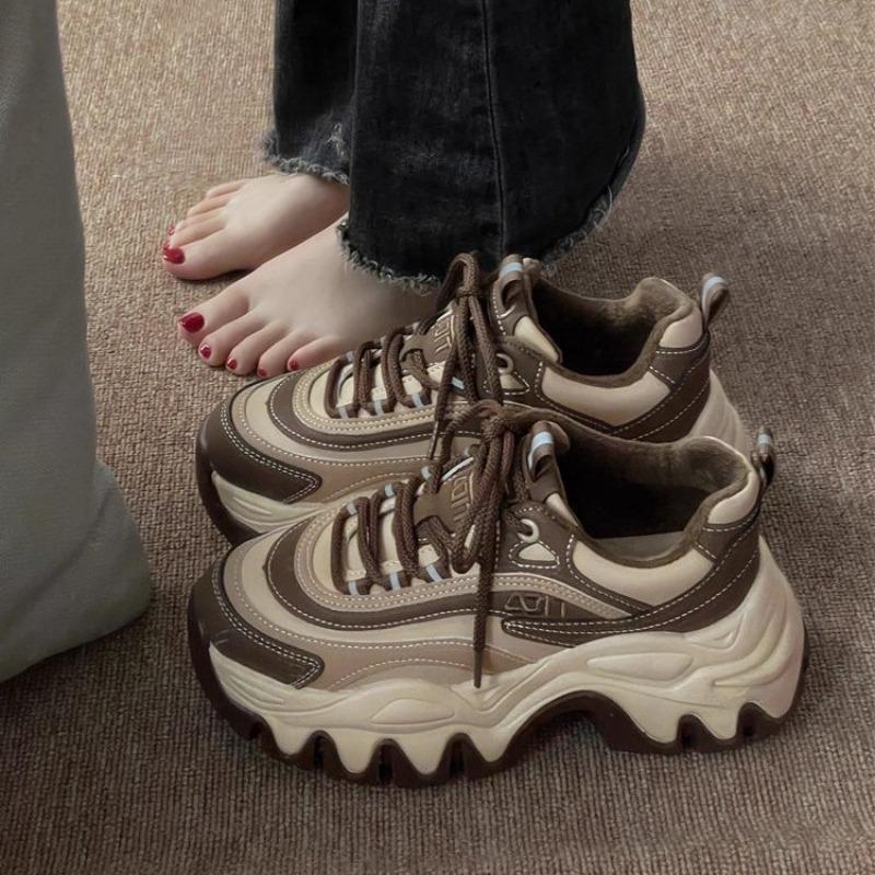 Женская обувь летняя повседневная увеличивающая рост платформа кроссовки для бега универсальные женский тренд