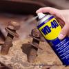 WD-40 Средство от ржавчины: 300 мл Антикоррозийное и смазывающее масло для металла – Очищает, откручивает винты и предотвращает коррозию.