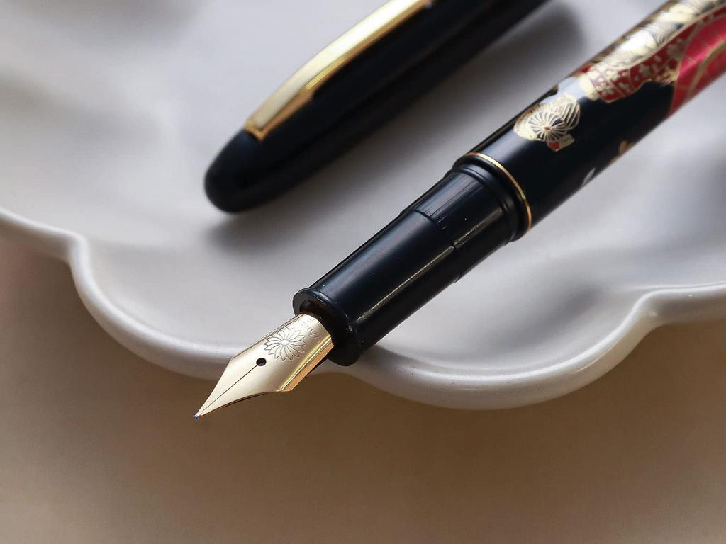 WANCHER Kuretake Modern Hana Maiko Перьевая ручка Лимитированная серия HANA MAIKO Fine Maki-e, (Перо F)