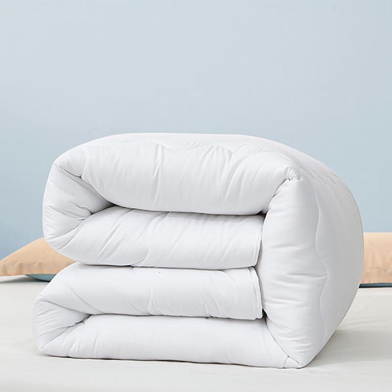 LOVO Yixiang All-Season Polyester Quilt