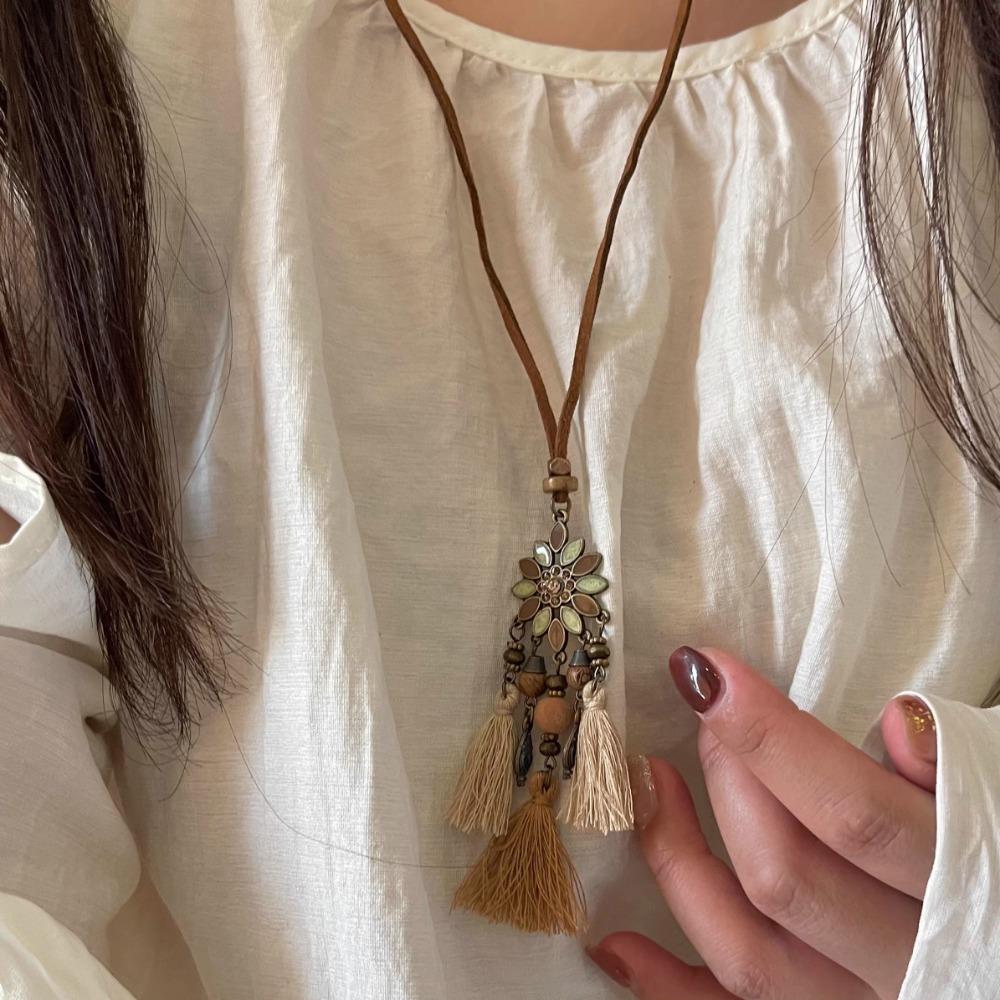 Flower Long Sweater Chain Wood Bohemian Style Necklace Sweet Ethnic Style Necklace  Girls Gifts