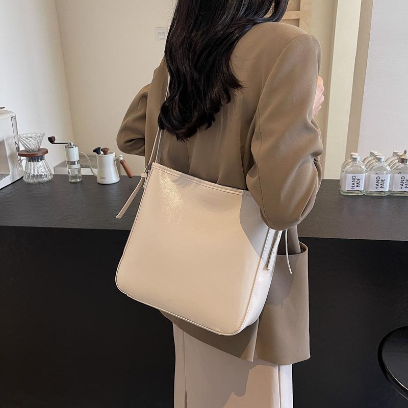 Retro Large-capacity Bag Women's 2025 New Trendy Fashion Bucket Bag Texture Niche Underarm Bag Mother and Child Bag