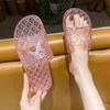 Тапочки со стразами для женщин на лето, прозрачная верхняя одежда, нескользящие плоские тапочки для домашнего использования, летние тапочки для женщин