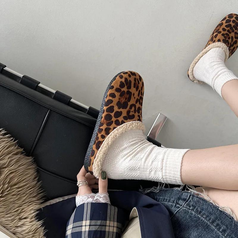 Мода зимние леопардовые женские домашние меховые мюли тапочки повседневные закрытые туфли на плоской подошве шлепанцы женские удобные теплые хлопковые туфли
