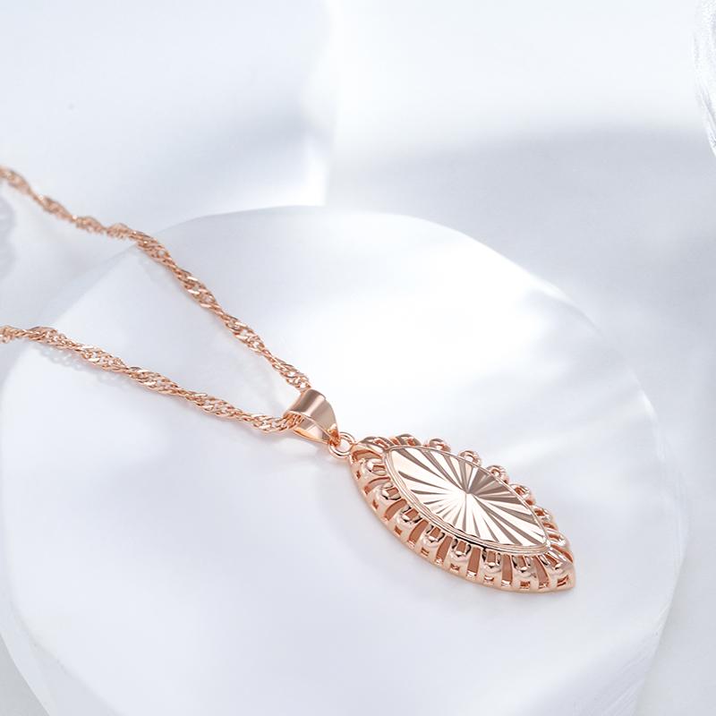 Personality Embossed Geometric Pendant Necklaces Gold Color Fashion Water Wave Chain Jewelry