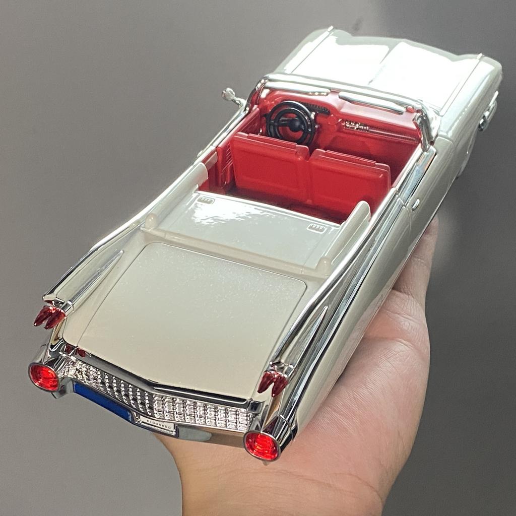 1:24 Cadillac Eldorado Biarritz 1959 Series 62 Classic Car Alloy Diecast Model Collect Hobby Model Ornaments Gift For Childrens