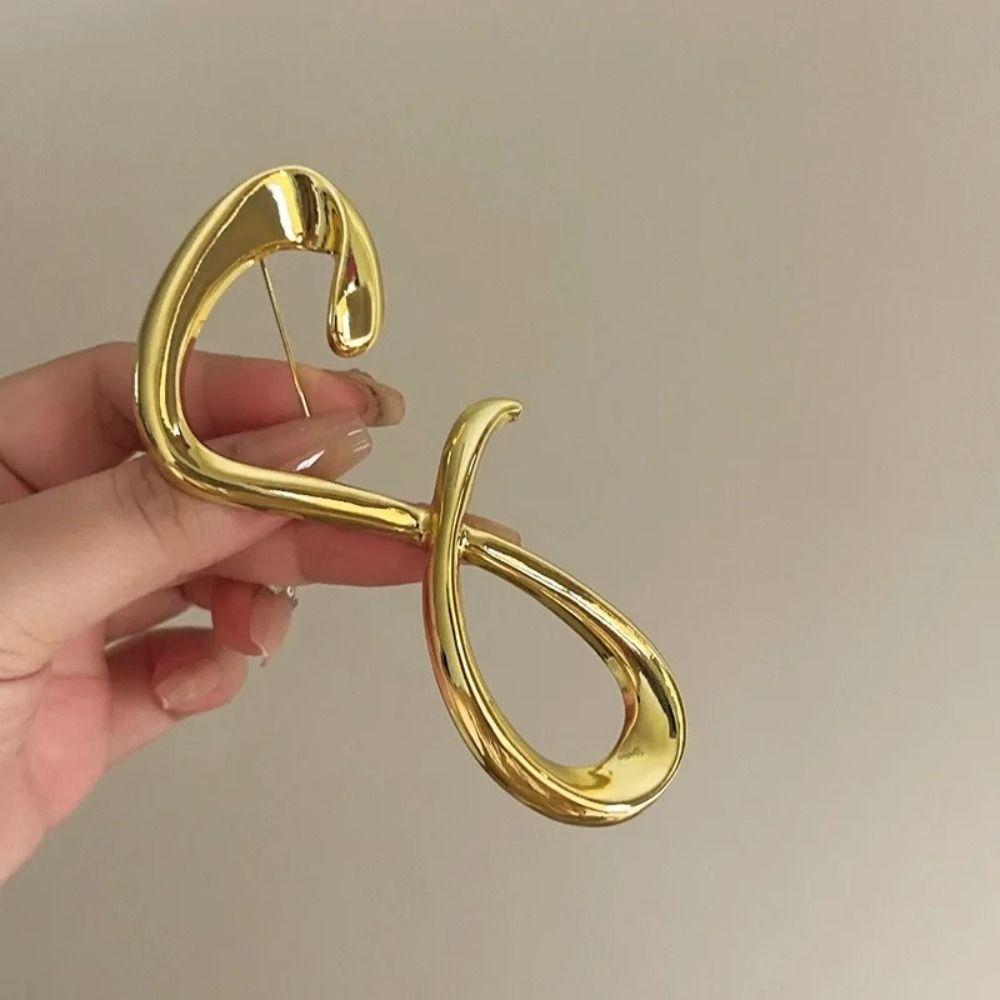 Zinc Zinc Alloy Lucky Number Brooch Gold Irregular Metallic Brooches 8-shaped Pin Suit Coat Collar