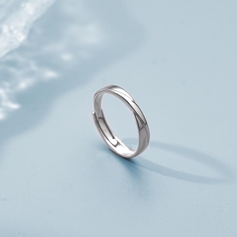 Кольцо Мебиуса Banyan Tree S925 Silver с регулировкой для женщин