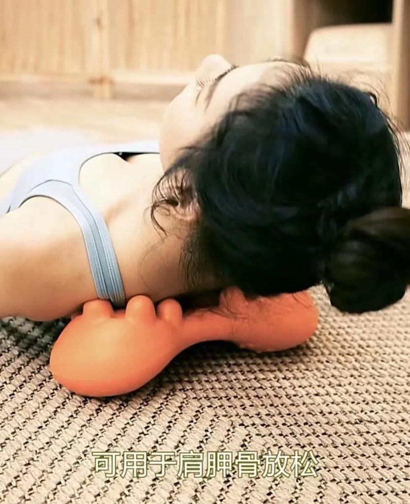 Lumbar Spine Shoulder Neck Waist Massager Relieves Back Pain Lumbar Disc Herniation Suitable for Home Waist Pad Massage Pillow