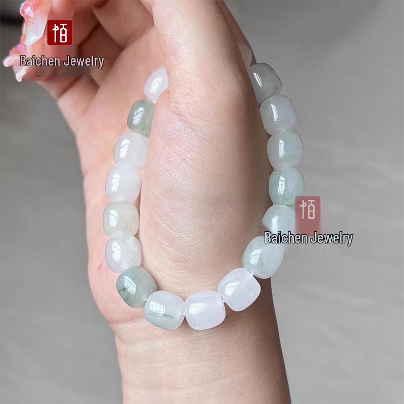 Браслет из золотого шелкового нефрита: Женский Синьцзянский Тяньшаньский Зеленый Нефрит с Дизайном Плавающих Цветов и Бочонками.