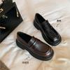 2025 изысканные маленькие кожаные туфли женские в британском стиле ретро полированные на толстой подошве ленивые лоферы женские больших размеров маленькие кожаные туфли