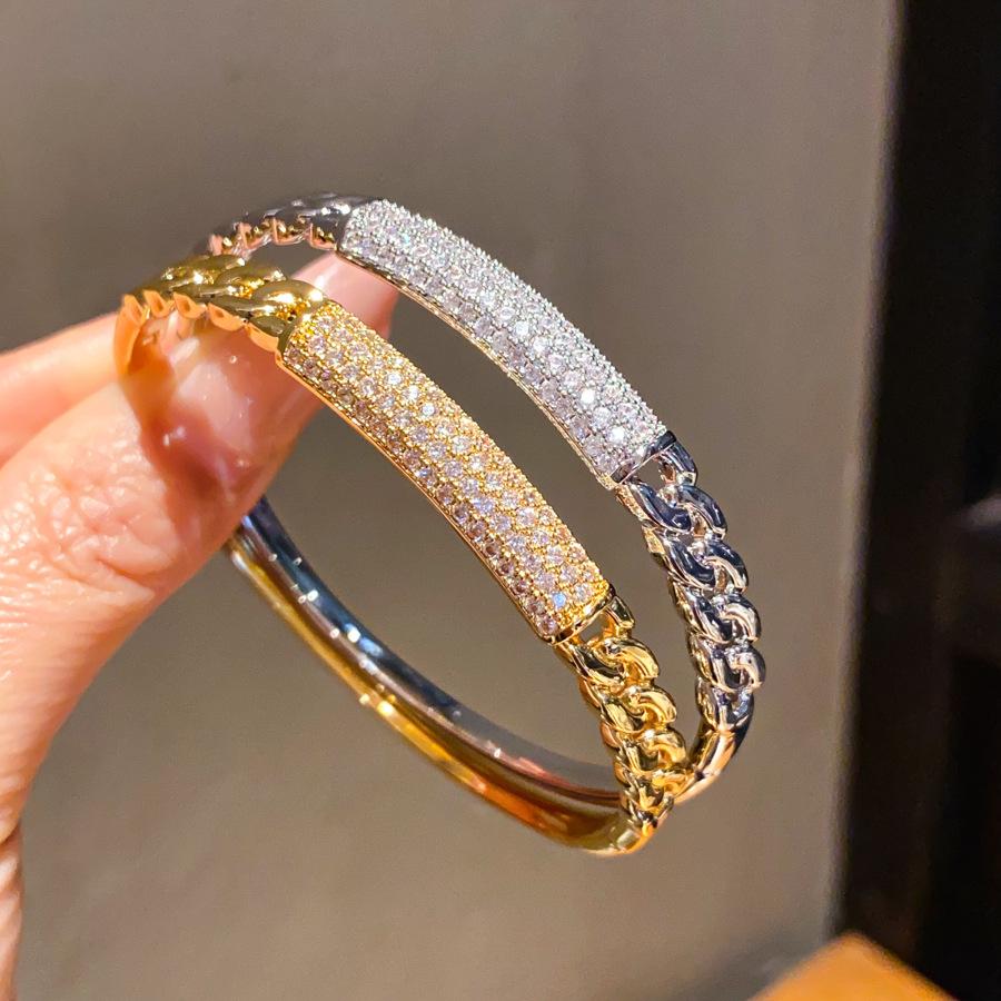 Square Winding Buckle Bracelet, Simple and Fashionable Bracelet, Light Luxury and High-end Jewelry for Women