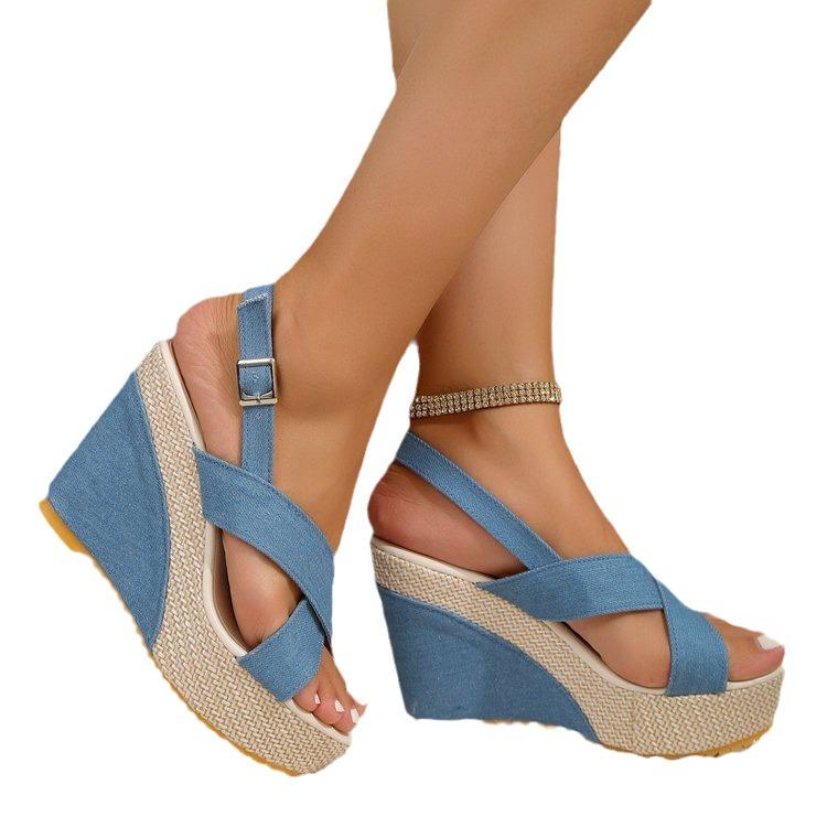 Женские босоножки на танкетке с открытым носком и перекрестными ремешками — на высоком каблуке, с толстой подошвой, водонепроницаемые и идеально подходят для использования на открытом воздухе