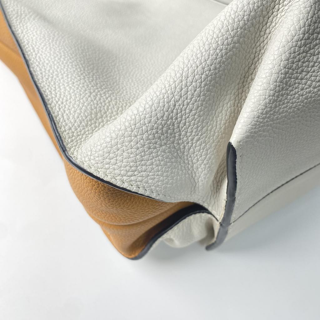 Used LOEWEShoulder Bag Off white/Beige Leather Women